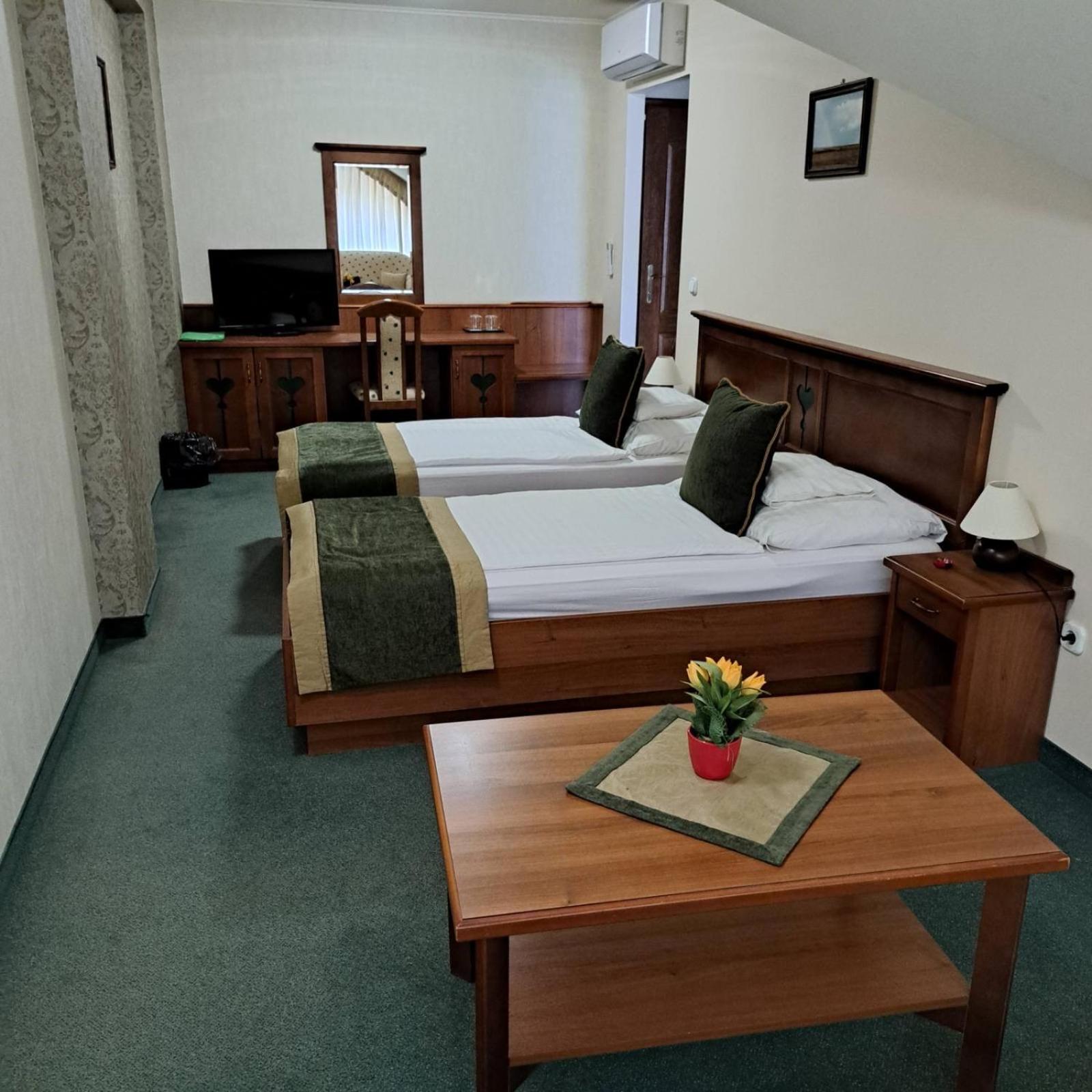Bed and Breakfast Kigyosi Csarda & Panzio Fulopszallas Экстерьер фото