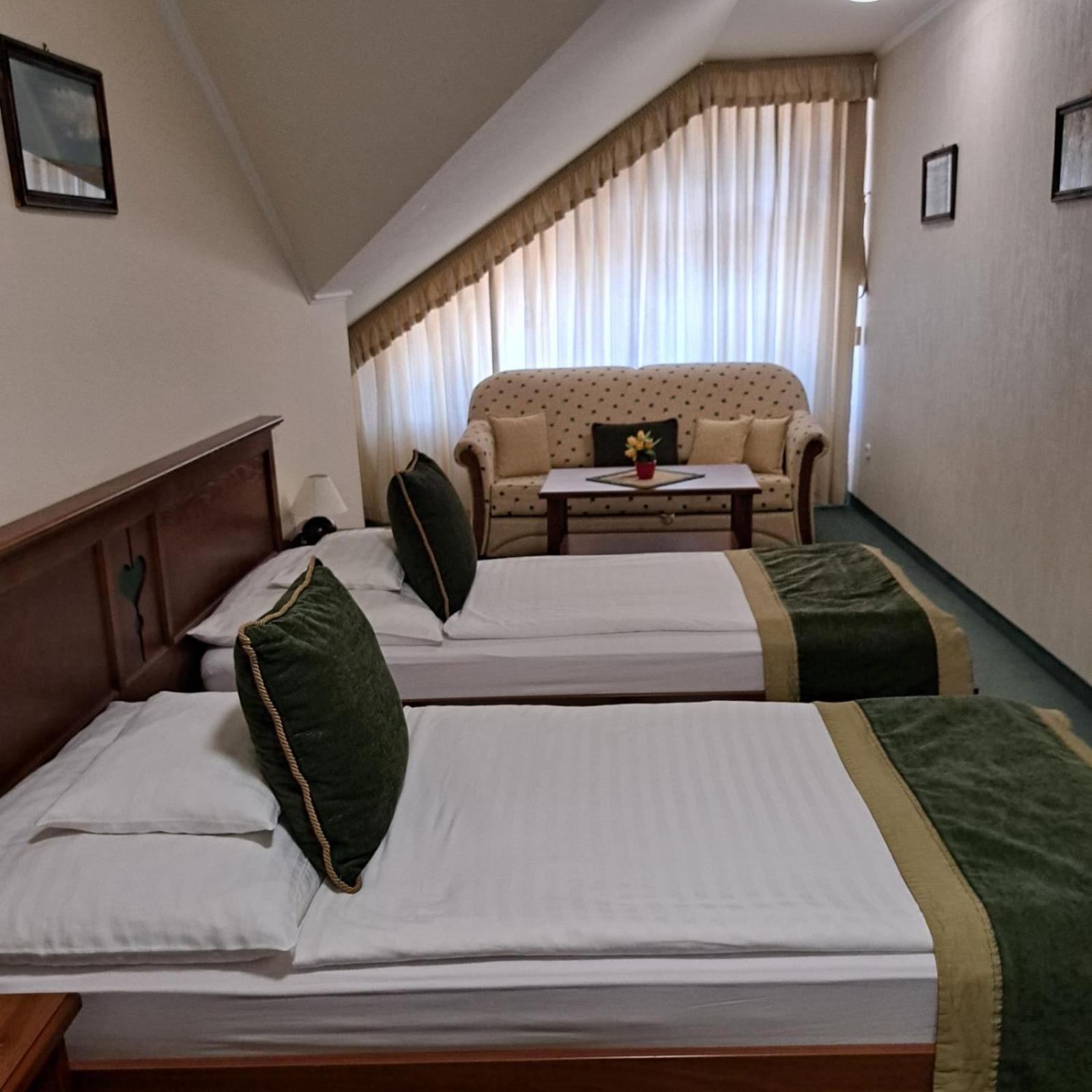 Bed and Breakfast Kigyosi Csarda & Panzio Fulopszallas Экстерьер фото